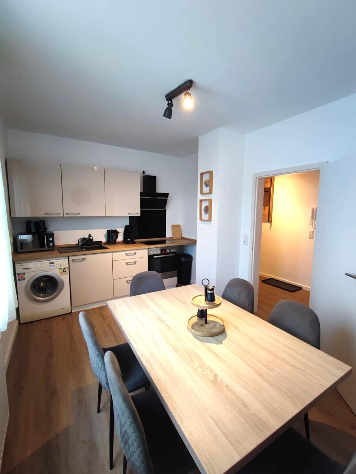 Rtr Essen - Fuer Bis Zu 8 Personen - Voll Ausgestattet - Zentral Limbecker Platz - Messe - Uniklinikum - Smart Tv - Modern Apartamento Exterior foto