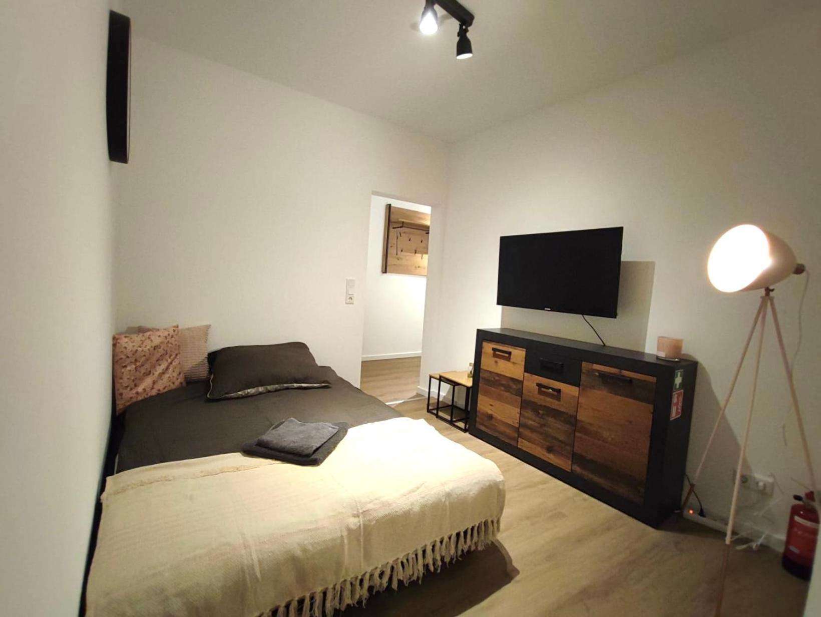 Rtr Essen - Fuer Bis Zu 8 Personen - Voll Ausgestattet - Zentral Limbecker Platz - Messe - Uniklinikum - Smart Tv - Modern Apartamento Exterior foto