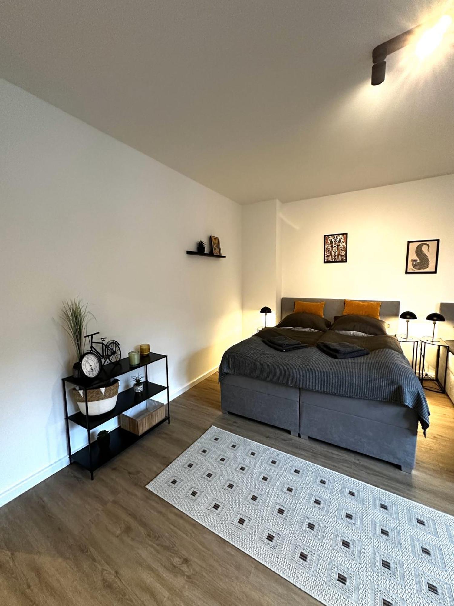 Rtr Essen - Fuer Bis Zu 8 Personen - Voll Ausgestattet - Zentral Limbecker Platz - Messe - Uniklinikum - Smart Tv - Modern Apartamento Exterior foto