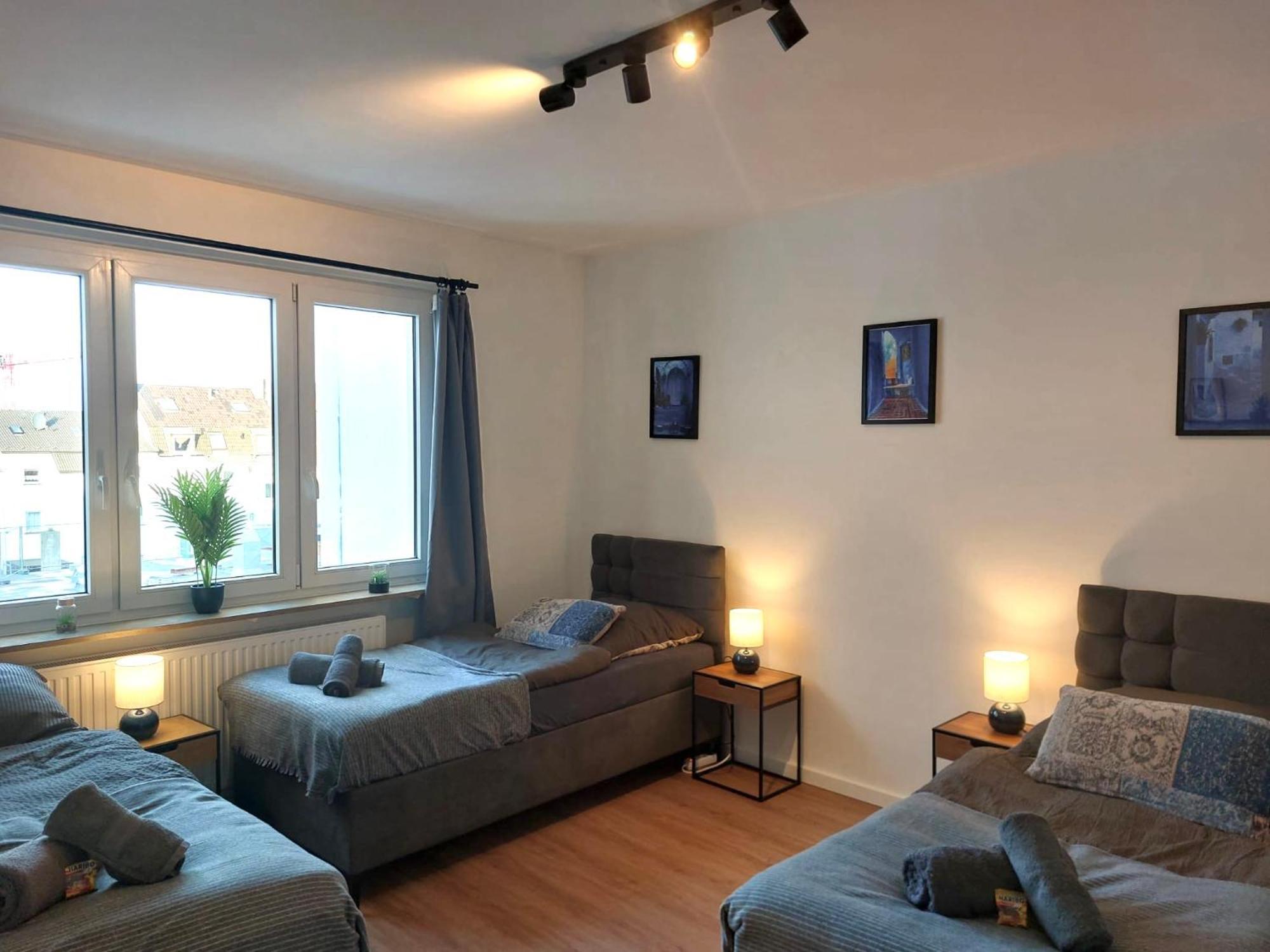 Rtr Essen - Fuer Bis Zu 8 Personen - Voll Ausgestattet - Zentral Limbecker Platz - Messe - Uniklinikum - Smart Tv - Modern Apartamento Exterior foto