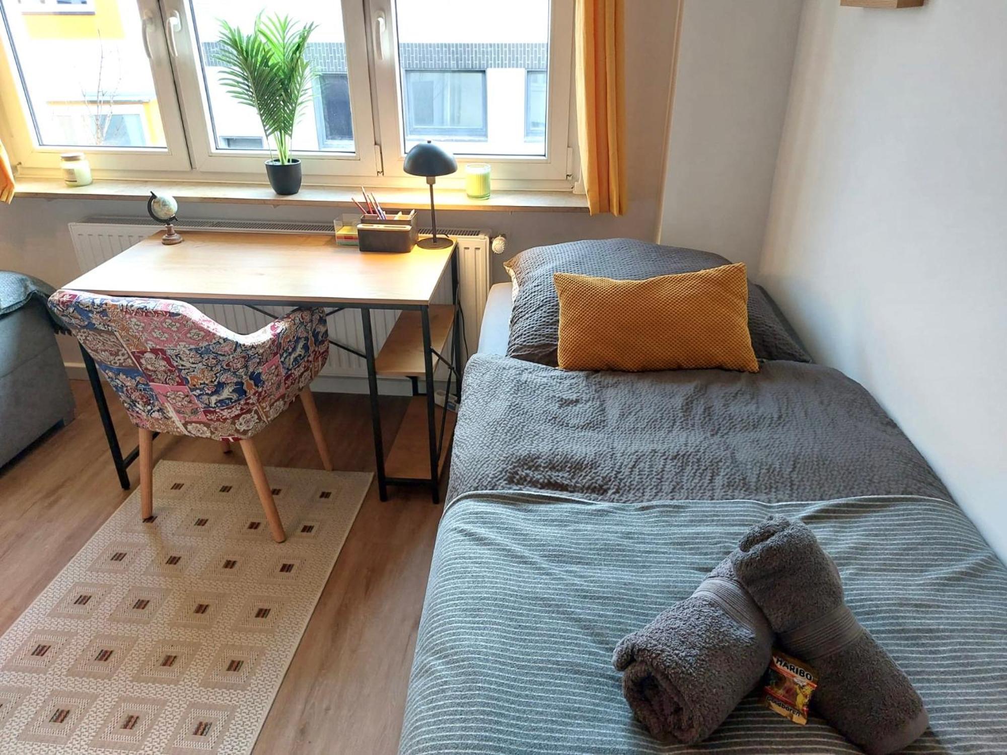 Rtr Essen - Fuer Bis Zu 8 Personen - Voll Ausgestattet - Zentral Limbecker Platz - Messe - Uniklinikum - Smart Tv - Modern Apartamento Exterior foto